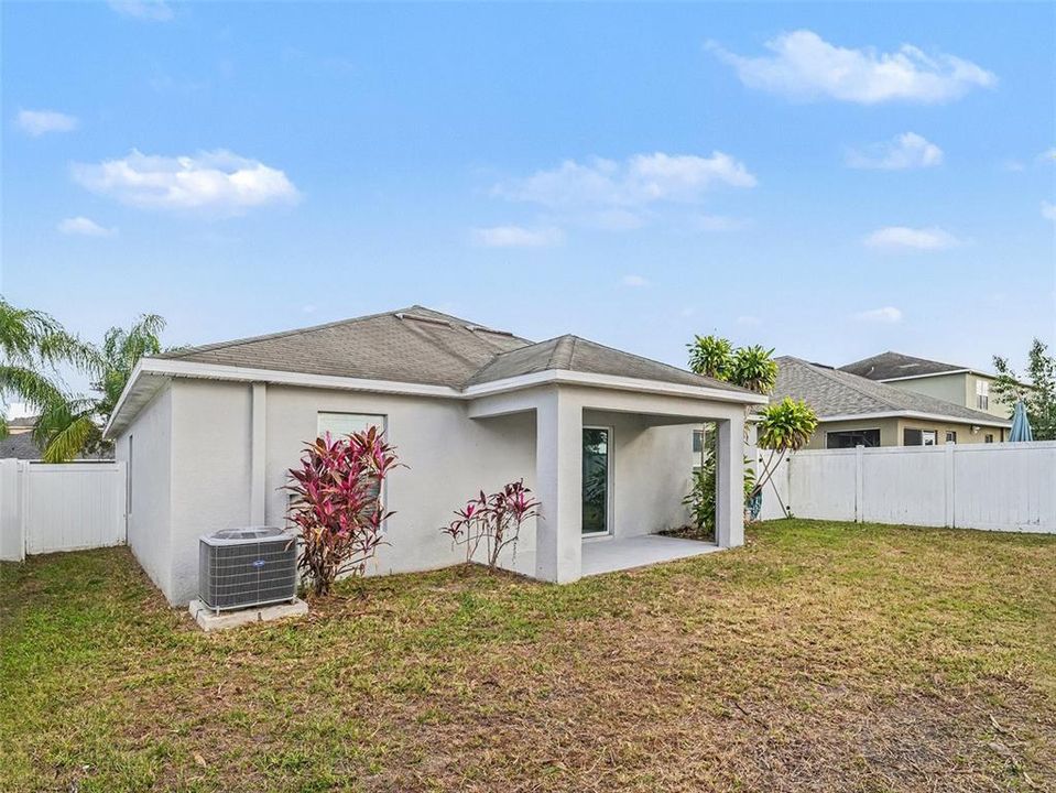 For Sale: $335,000 (4 beds, 2 baths, 1571 Square Feet)