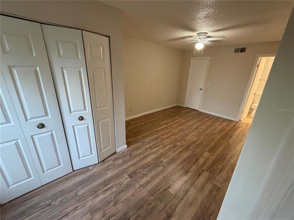 For Sale: $135,000 (1 beds, 1 baths, 597 Square Feet)