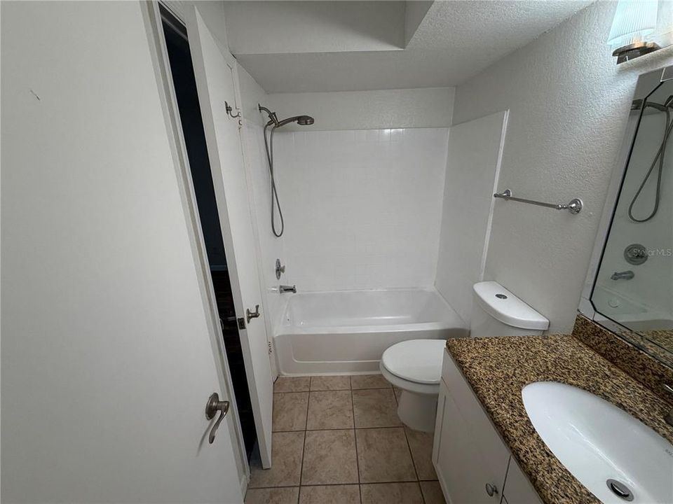 For Sale: $135,000 (1 beds, 1 baths, 597 Square Feet)