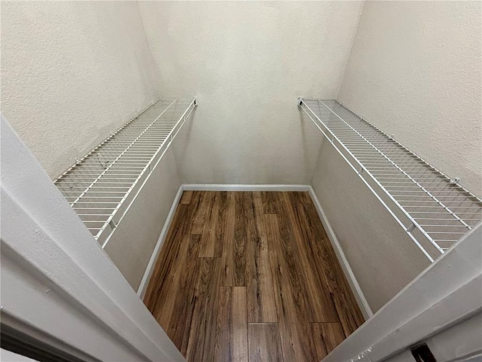 For Sale: $135,000 (1 beds, 1 baths, 597 Square Feet)