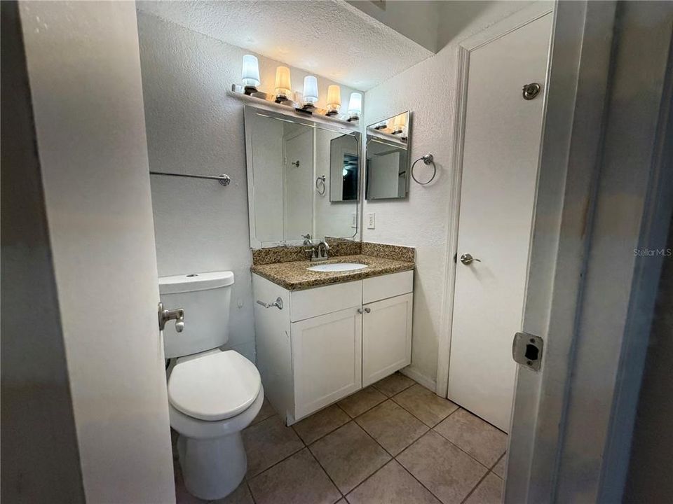 For Sale: $135,000 (1 beds, 1 baths, 597 Square Feet)