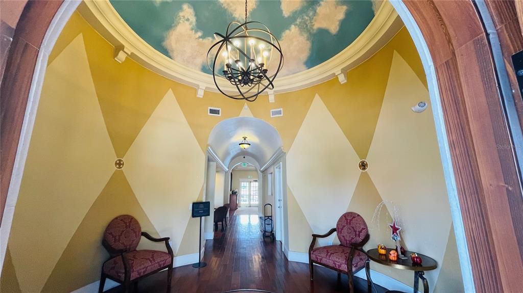 For Sale: $135,000 (1 beds, 1 baths, 597 Square Feet)