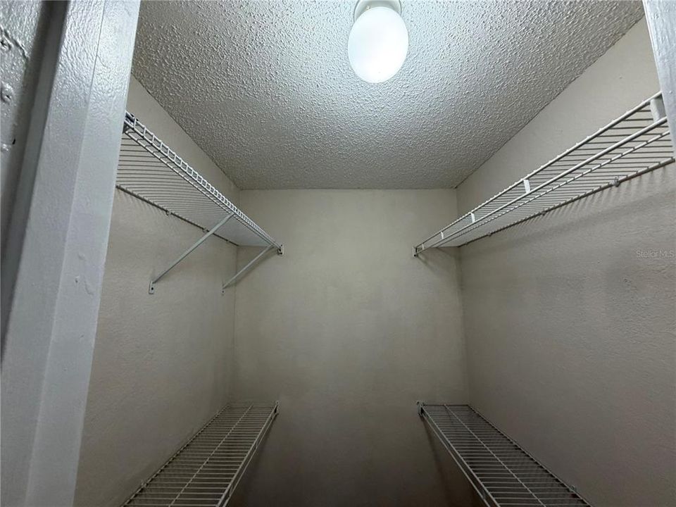 For Sale: $135,000 (1 beds, 1 baths, 597 Square Feet)