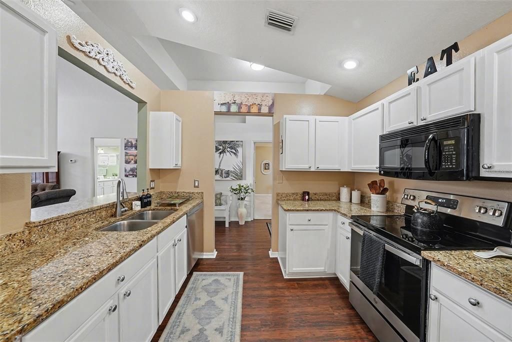 En Venta: $514,900 (4 camas, 2 baños, 1665 Pies cuadrados)