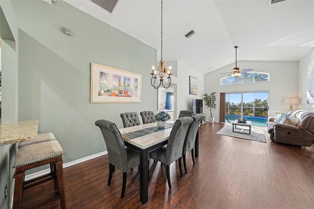 En Venta: $514,900 (4 camas, 2 baños, 1665 Pies cuadrados)