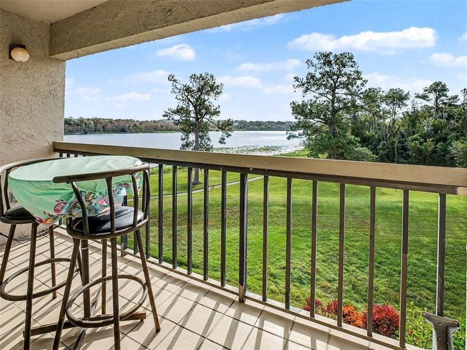 For Sale: $149,900 (2 beds, 2 baths, 1001 Square Feet)