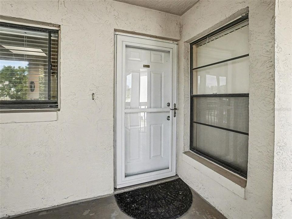 For Sale: $149,900 (2 beds, 2 baths, 1001 Square Feet)