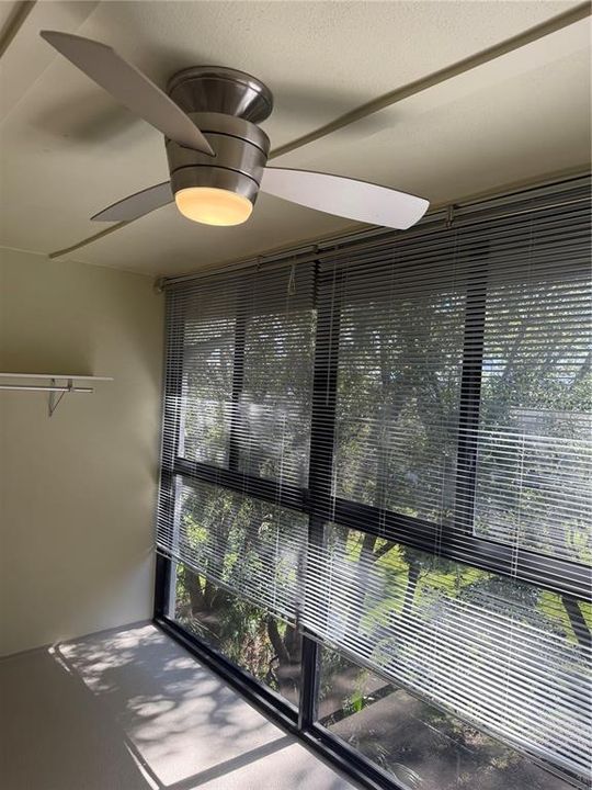 For Sale: $149,900 (1 beds, 1 baths, 593 Square Feet)