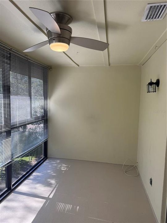 For Sale: $149,900 (1 beds, 1 baths, 593 Square Feet)