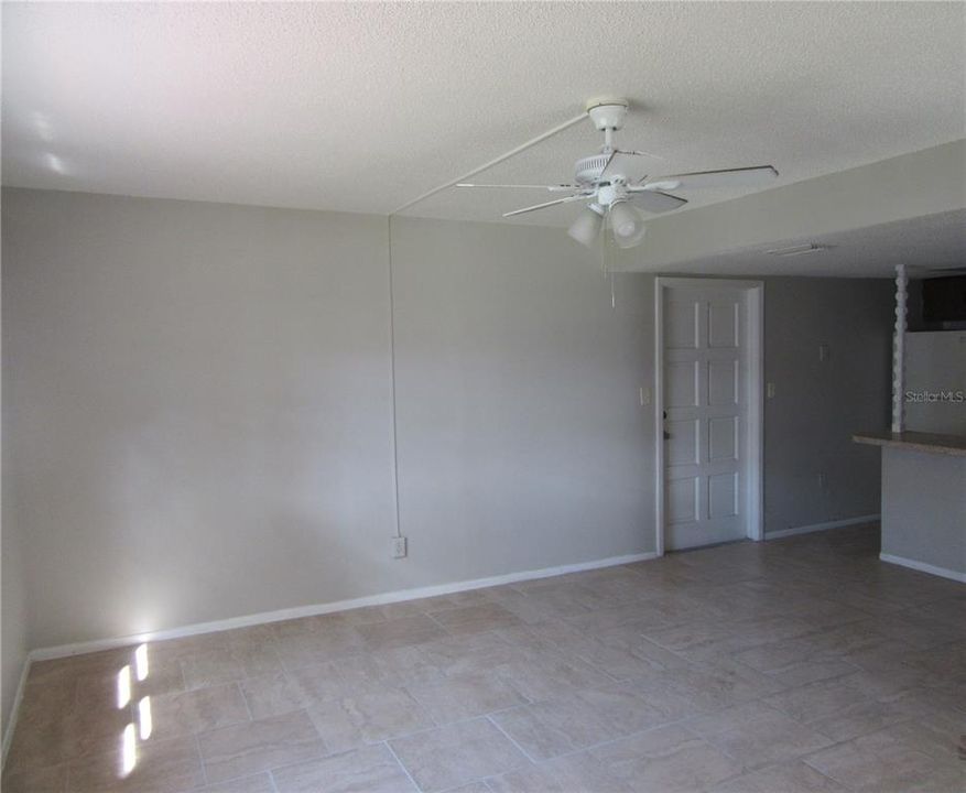 For Rent: $1,400 (2 beds, 1 baths, 825 Square Feet)