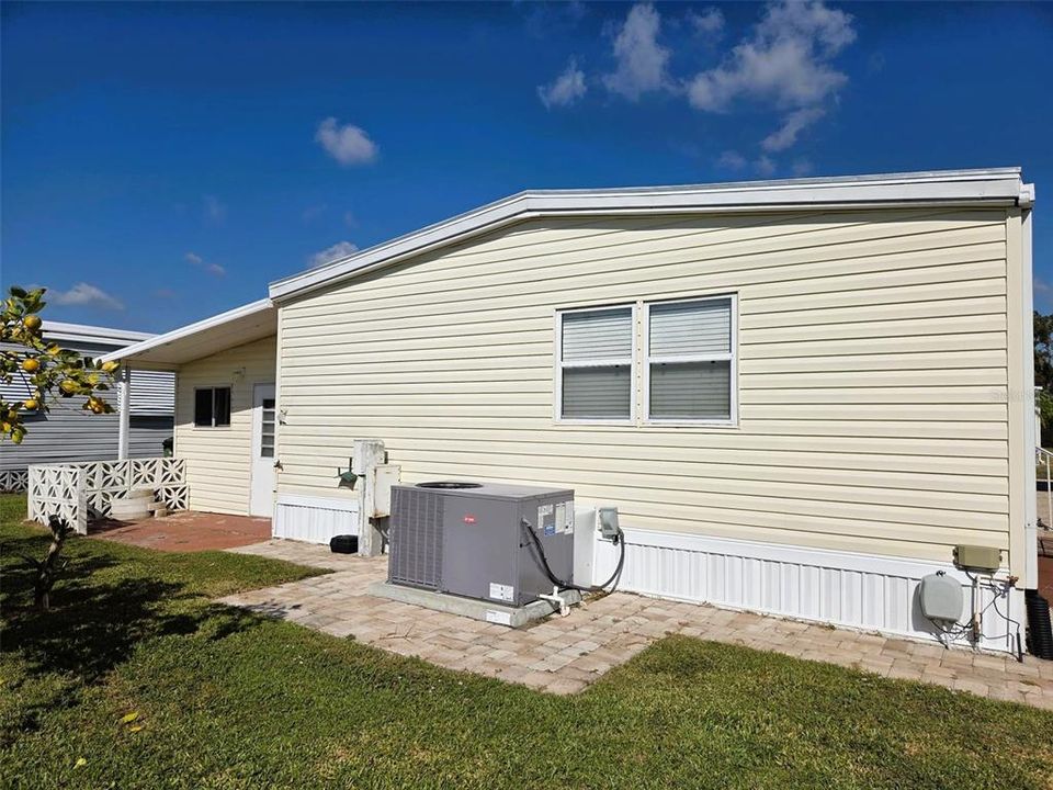 Под контрактом: $139,900 (2 спален, 2 ванн, 960 Квадратных фут)