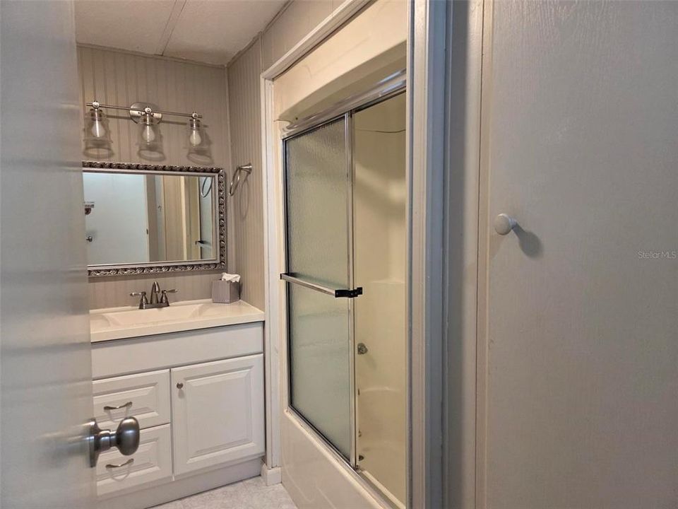 Под контрактом: $139,900 (2 спален, 2 ванн, 960 Квадратных фут)