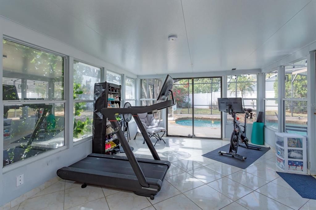 En Venta: $449,000 (4 camas, 2 baños, 1864 Pies cuadrados)