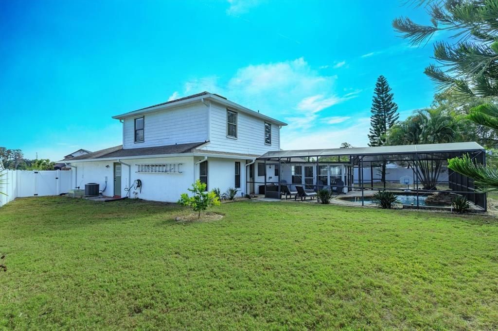 En Venta: $449,000 (4 camas, 2 baños, 1864 Pies cuadrados)