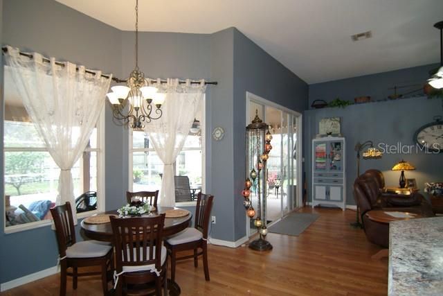 En Venta: $525,000 (3 camas, 2 baños, 2195 Pies cuadrados)