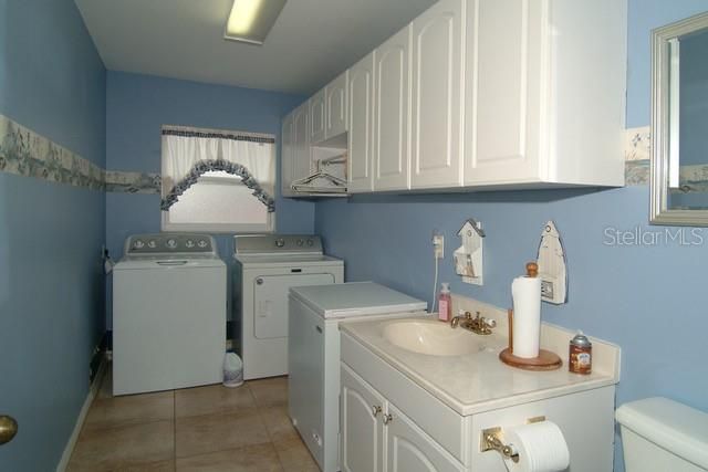 En Venta: $525,000 (3 camas, 2 baños, 2195 Pies cuadrados)