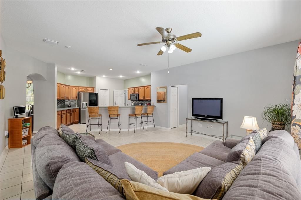 For Rent: $2,700 (3 beds, 2 baths, 2095 Square Feet)