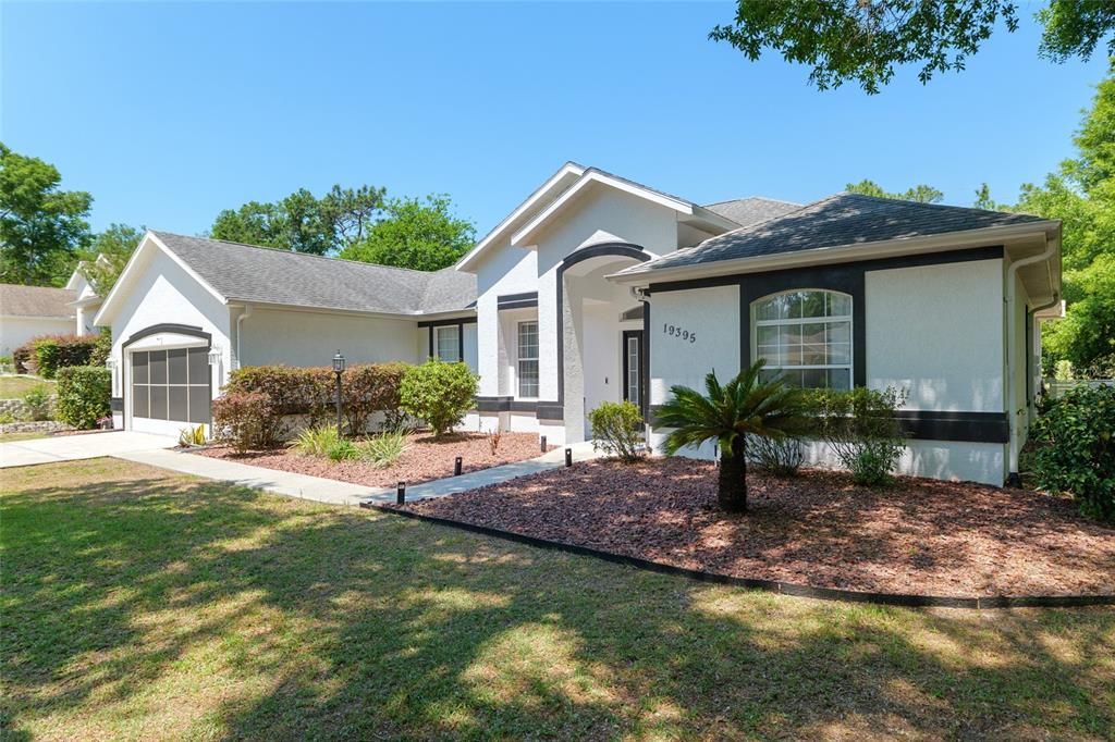 For Rent: $2,700 (3 beds, 2 baths, 2095 Square Feet)