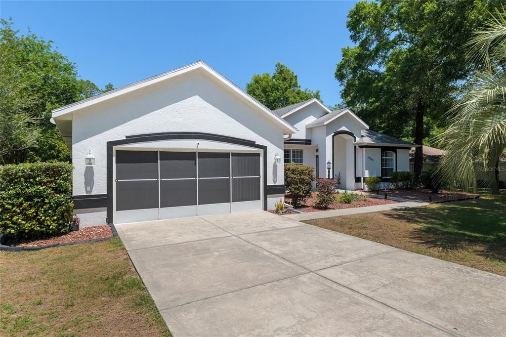 For Rent: $2,700 (3 beds, 2 baths, 2095 Square Feet)