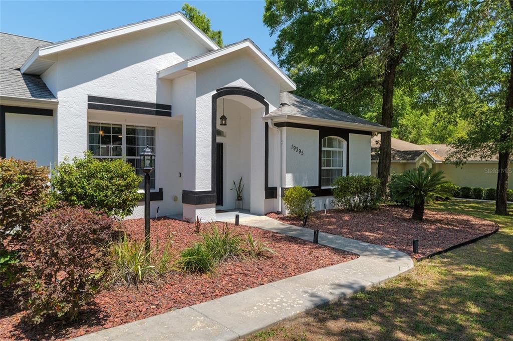 For Rent: $2,700 (3 beds, 2 baths, 2095 Square Feet)