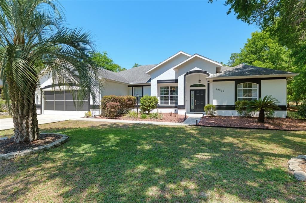 For Rent: $2,700 (3 beds, 2 baths, 2095 Square Feet)