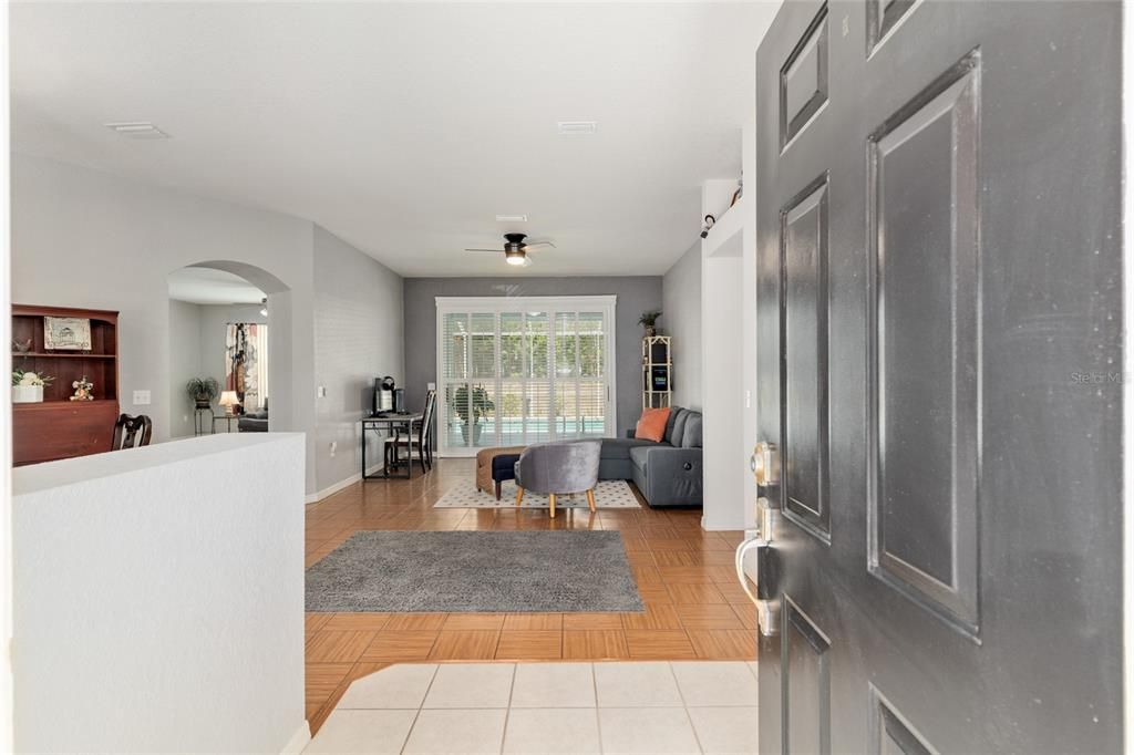 For Rent: $2,700 (3 beds, 2 baths, 2095 Square Feet)