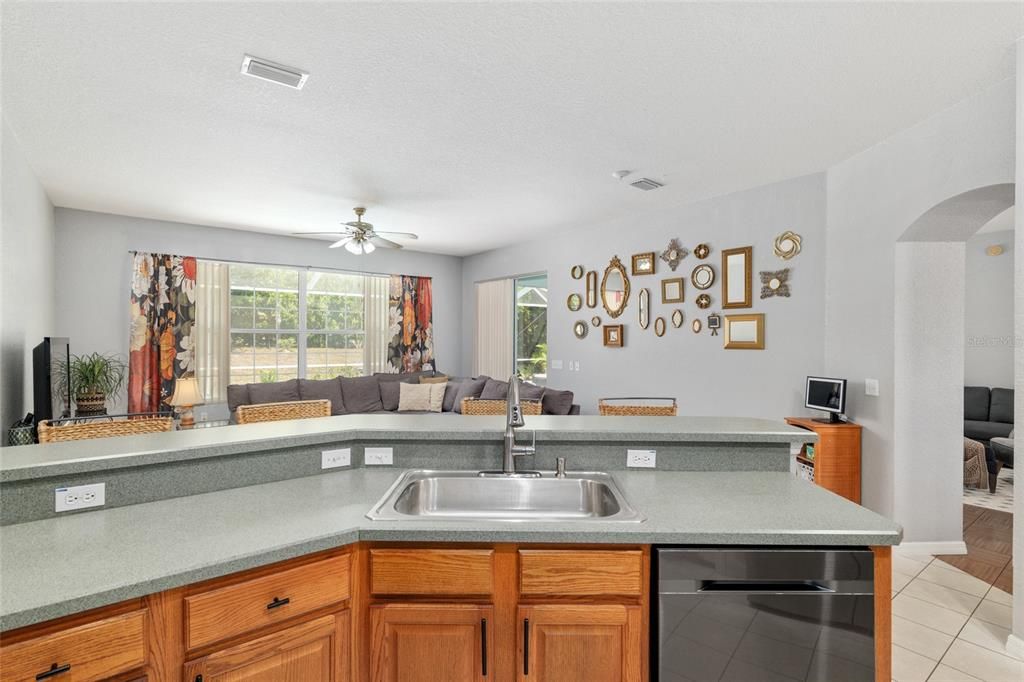 For Rent: $2,700 (3 beds, 2 baths, 2095 Square Feet)