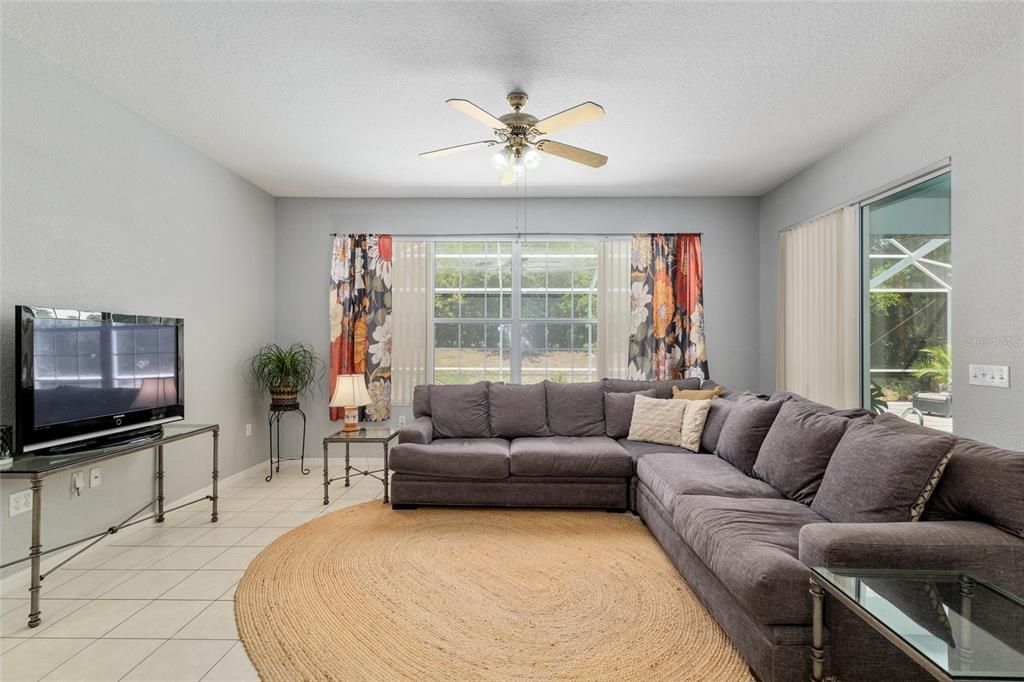 For Rent: $2,700 (3 beds, 2 baths, 2095 Square Feet)