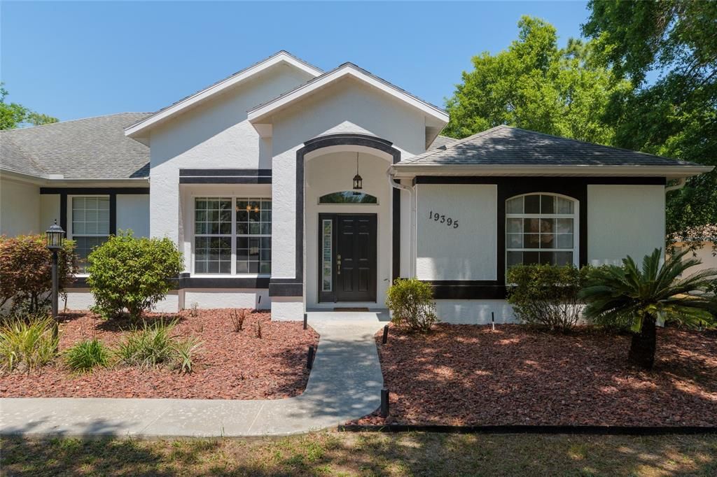 For Rent: $2,700 (3 beds, 2 baths, 2095 Square Feet)