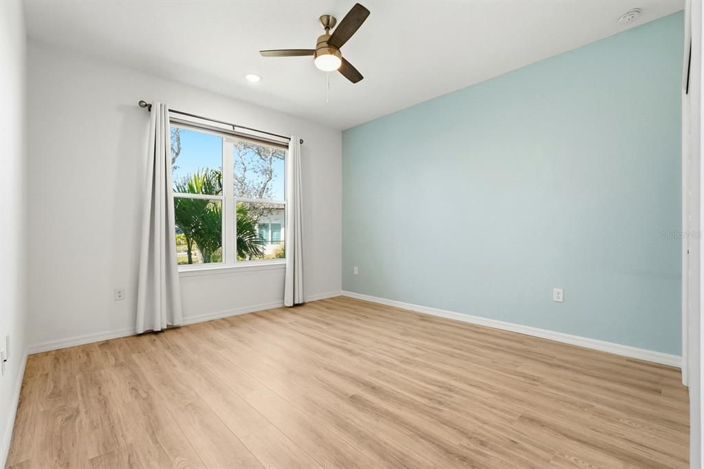 На продажу: $575,000 (3 спален, 2 ванн, 1834 Квадратных фут)