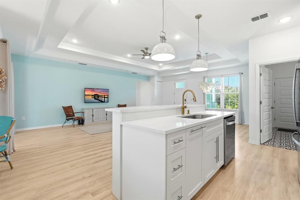 На продажу: $575,000 (3 спален, 2 ванн, 1834 Квадратных фут)