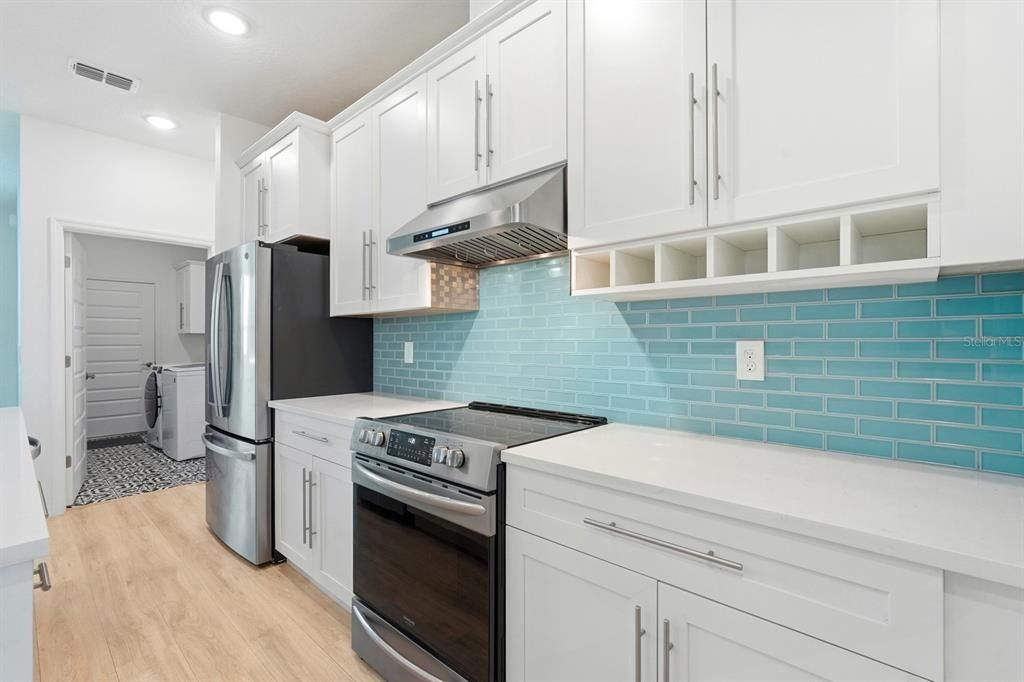 На продажу: $575,000 (3 спален, 2 ванн, 1834 Квадратных фут)