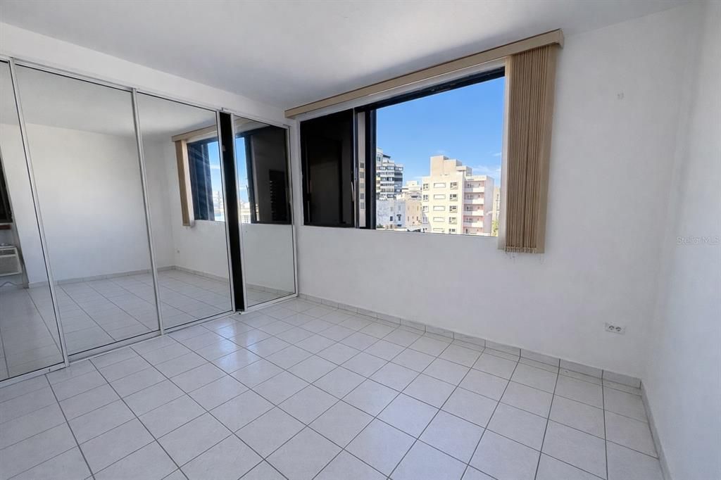 На продажу: $276,000 (2 спален, 2 ванн, 816 Квадратных фут)