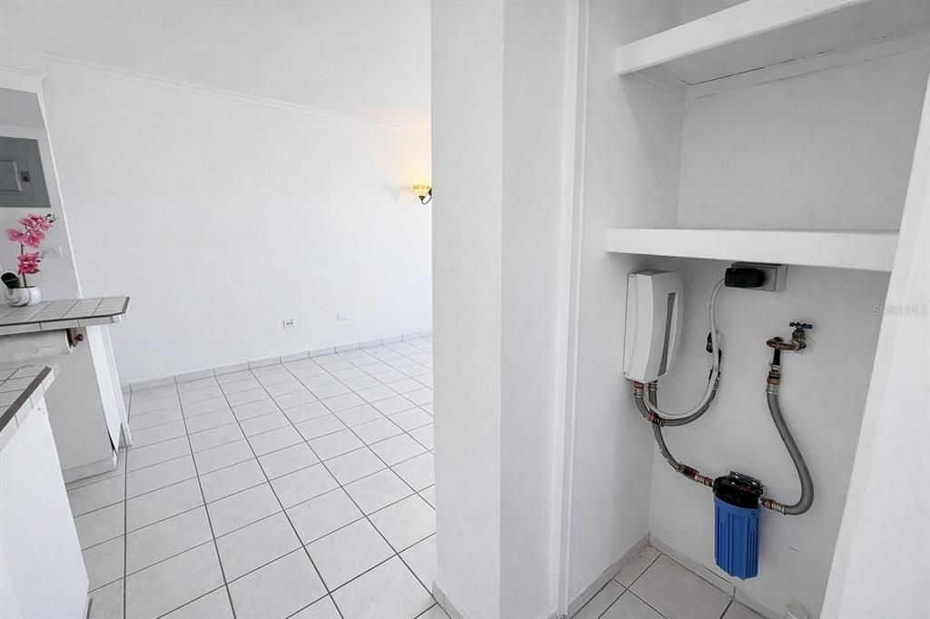 На продажу: $276,000 (2 спален, 2 ванн, 816 Квадратных фут)