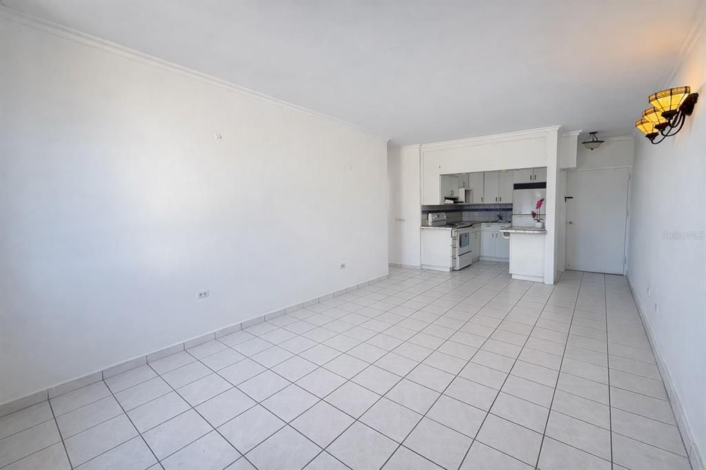 На продажу: $276,000 (2 спален, 2 ванн, 816 Квадратных фут)