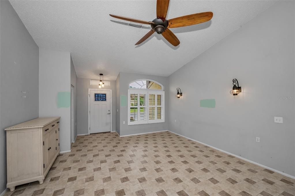For Sale: $329,900 (2 beds, 2 baths, 1549 Square Feet)