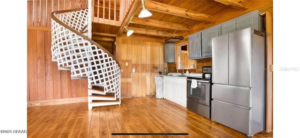 待售: $450,000 (2 贝兹, 2 浴室, 1289 平方英尺)