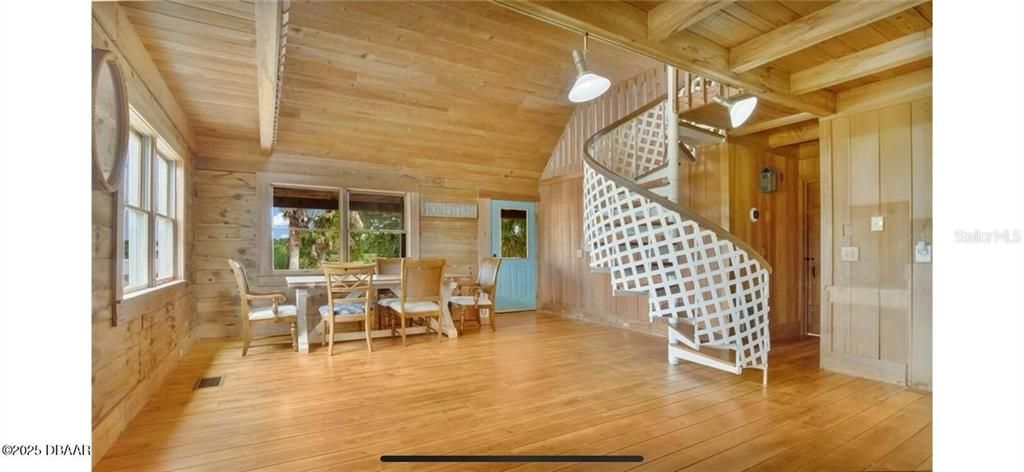 待售: $450,000 (2 贝兹, 2 浴室, 1289 平方英尺)