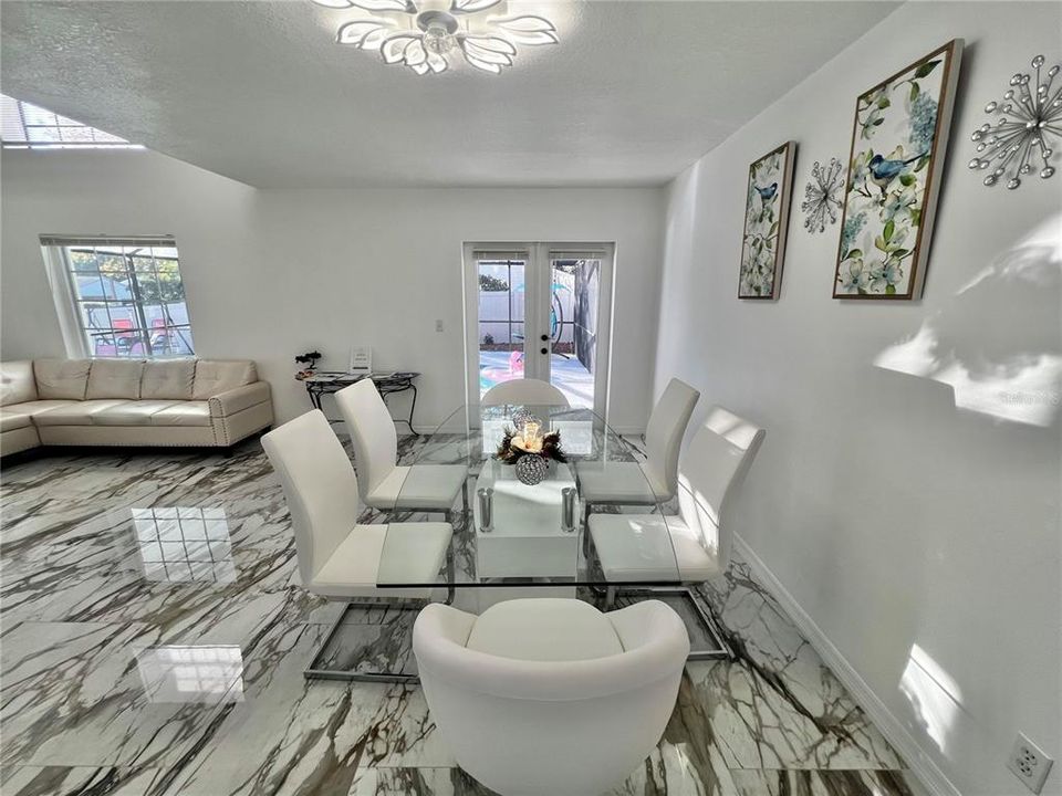 На продажу: $625,000 (4 спален, 2 ванн, 2111 Квадратных фут)