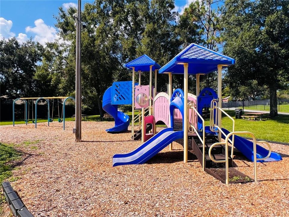 На продажу: $625,000 (4 спален, 2 ванн, 2111 Квадратных фут)