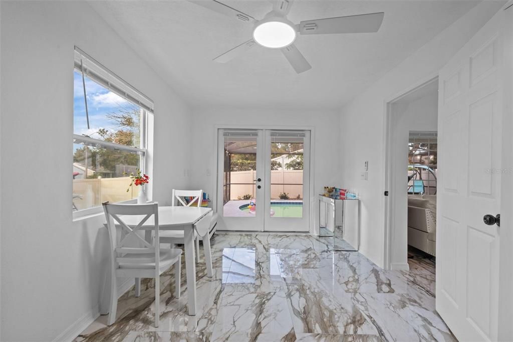 На продажу: $625,000 (4 спален, 2 ванн, 2111 Квадратных фут)