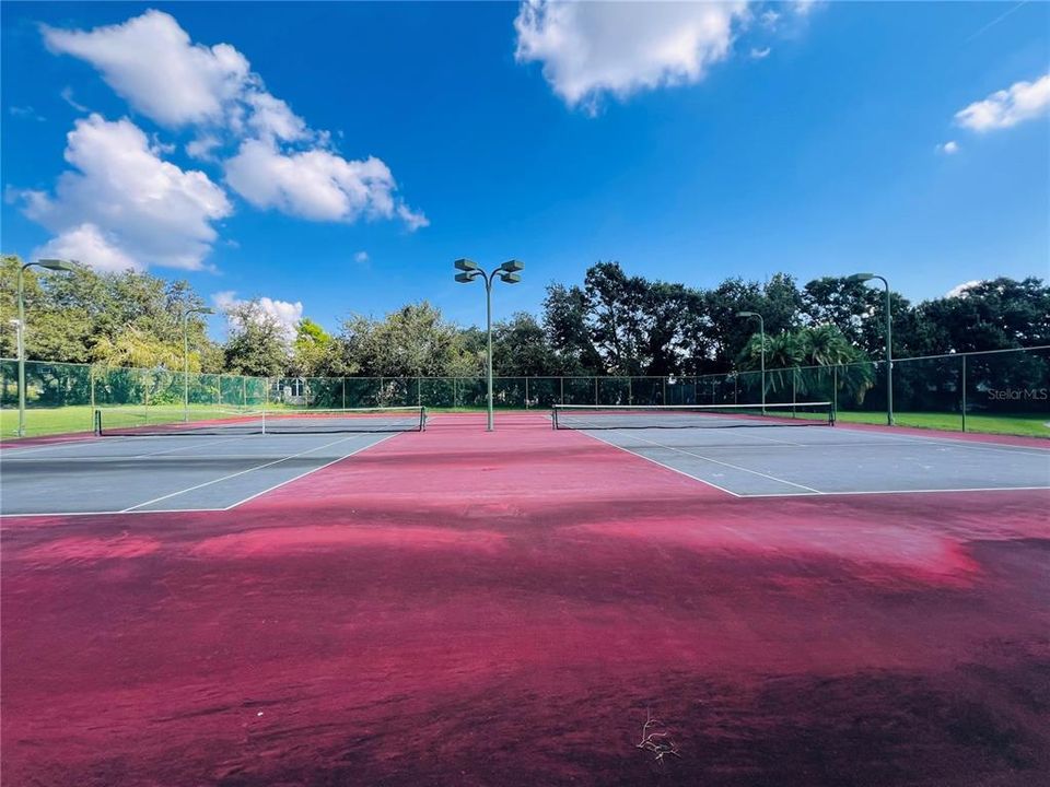 На продажу: $625,000 (4 спален, 2 ванн, 2111 Квадратных фут)