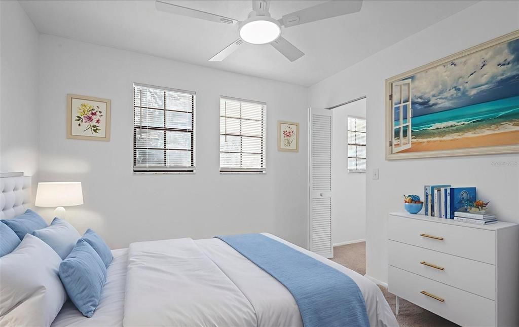 На продажу: $625,000 (4 спален, 2 ванн, 2111 Квадратных фут)