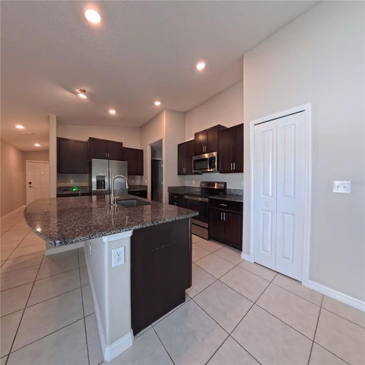 For Rent: $2,900 (3 beds, 2 baths, 1451 Square Feet)