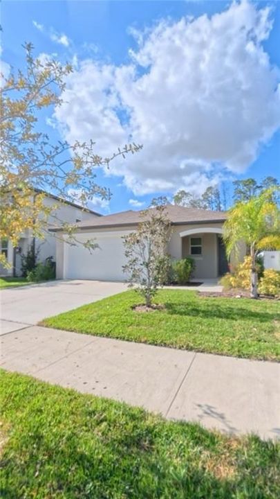 For Rent: $2,900 (3 beds, 2 baths, 1451 Square Feet)