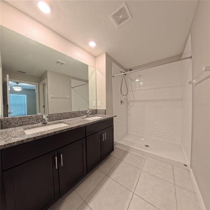 For Rent: $2,900 (3 beds, 2 baths, 1451 Square Feet)