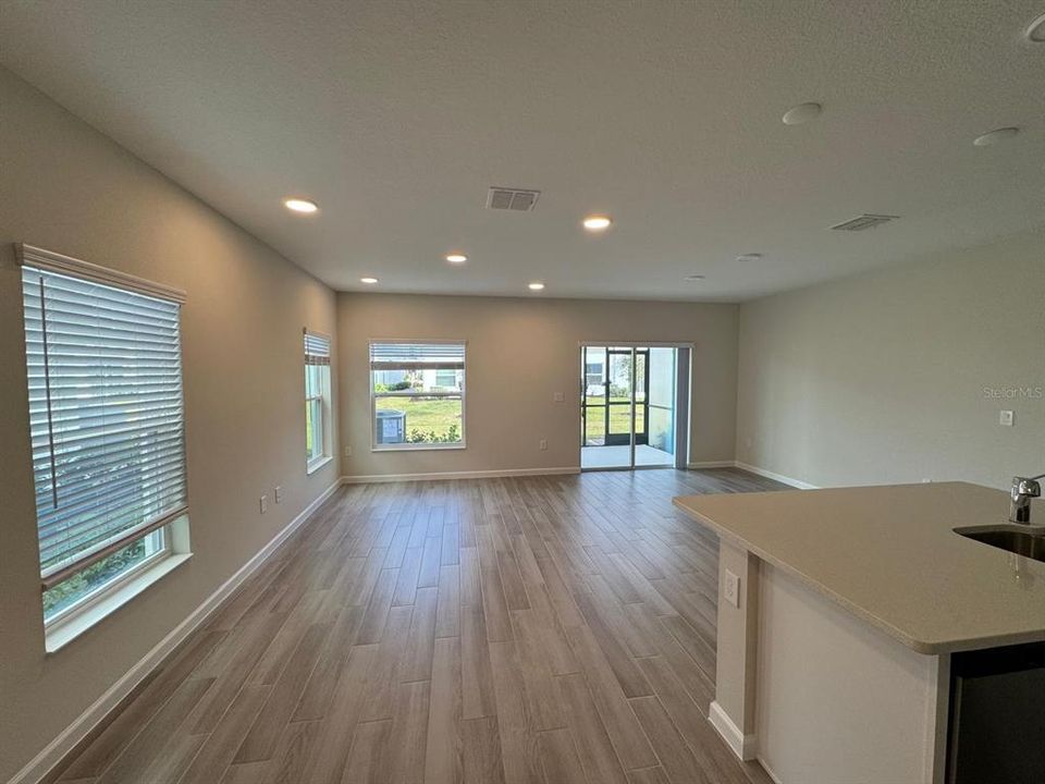 For Rent: $2,500 (4 beds, 3 baths, 1769 Square Feet)