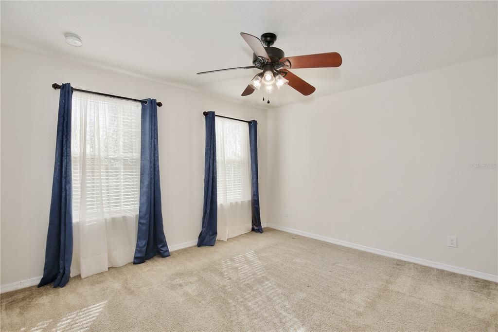 En Venta: $659,000 (4 camas, 2 baños, 2855 Pies cuadrados)