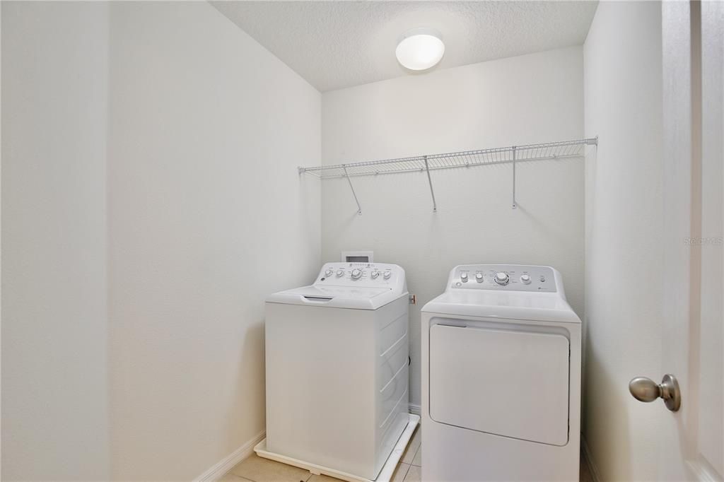 En Venta: $659,000 (4 camas, 2 baños, 2855 Pies cuadrados)