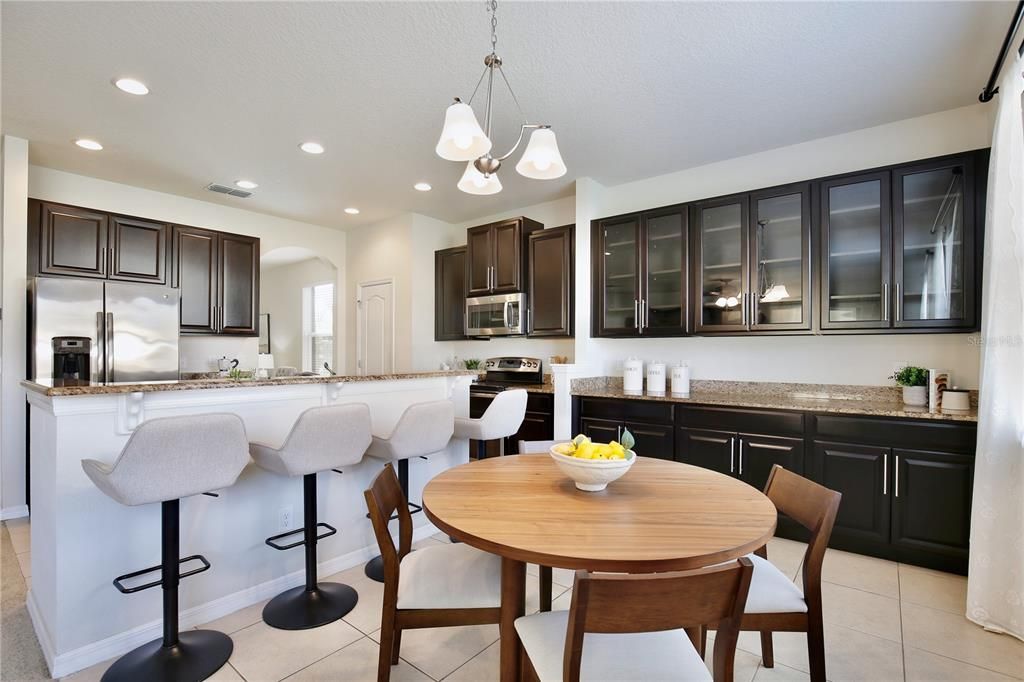 En Venta: $659,000 (4 camas, 2 baños, 2855 Pies cuadrados)